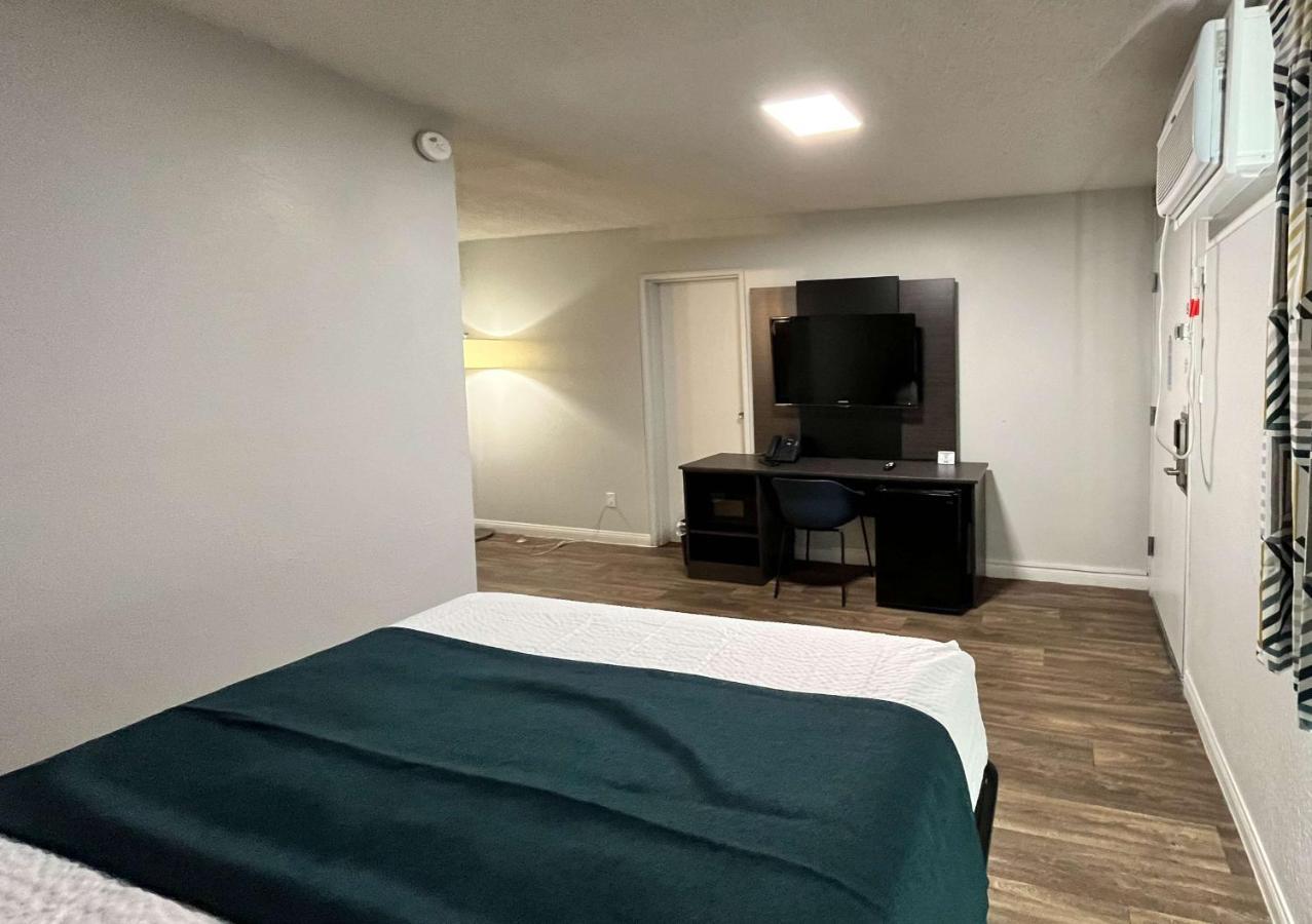 Motel 6 Las Vegas Nv Downtown Fremont St Εξωτερικό φωτογραφία